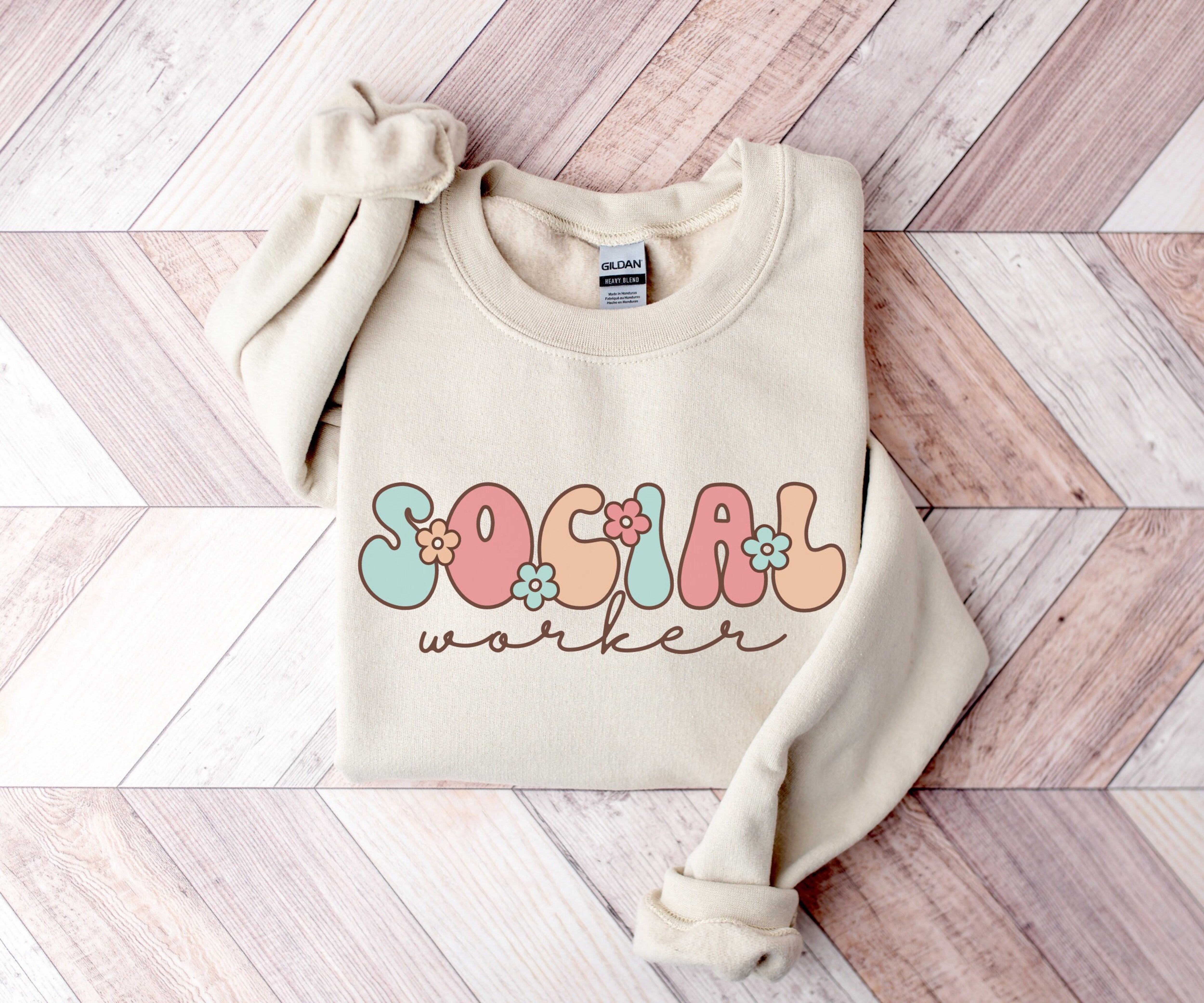 Retro Social Worker Sweatshirt, Groovy Social Work Sweater, MSW Graduation Gift Idea, Gift for New Social Worker, Trendy Oversized Crewneck