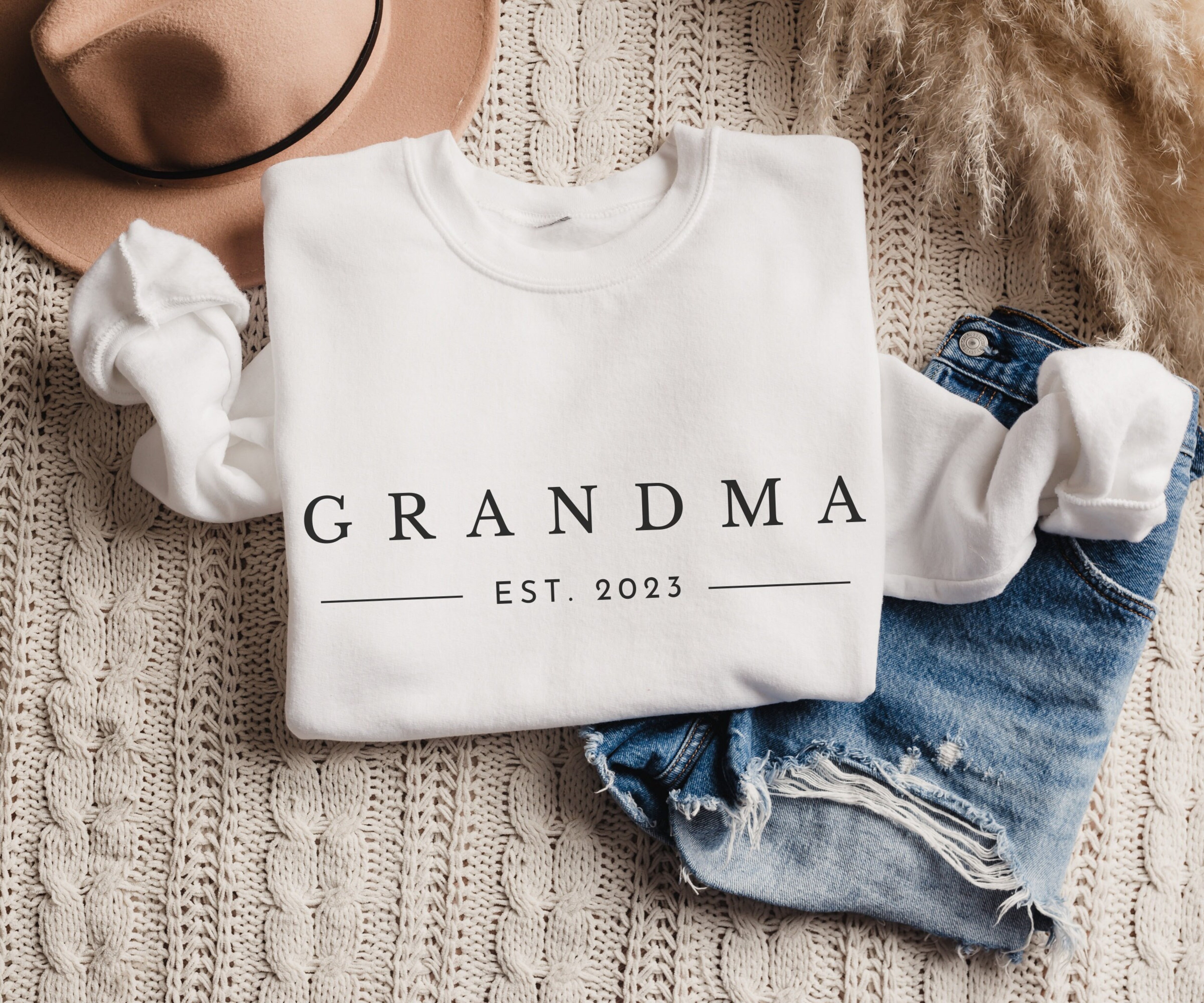 Custom Grandma Est Sweatshirt, Personalized Grandma Sweatshirt, Custom Gift for Grandma, Mothers Day Gift, New Grandma Gift, Grandma Sweater