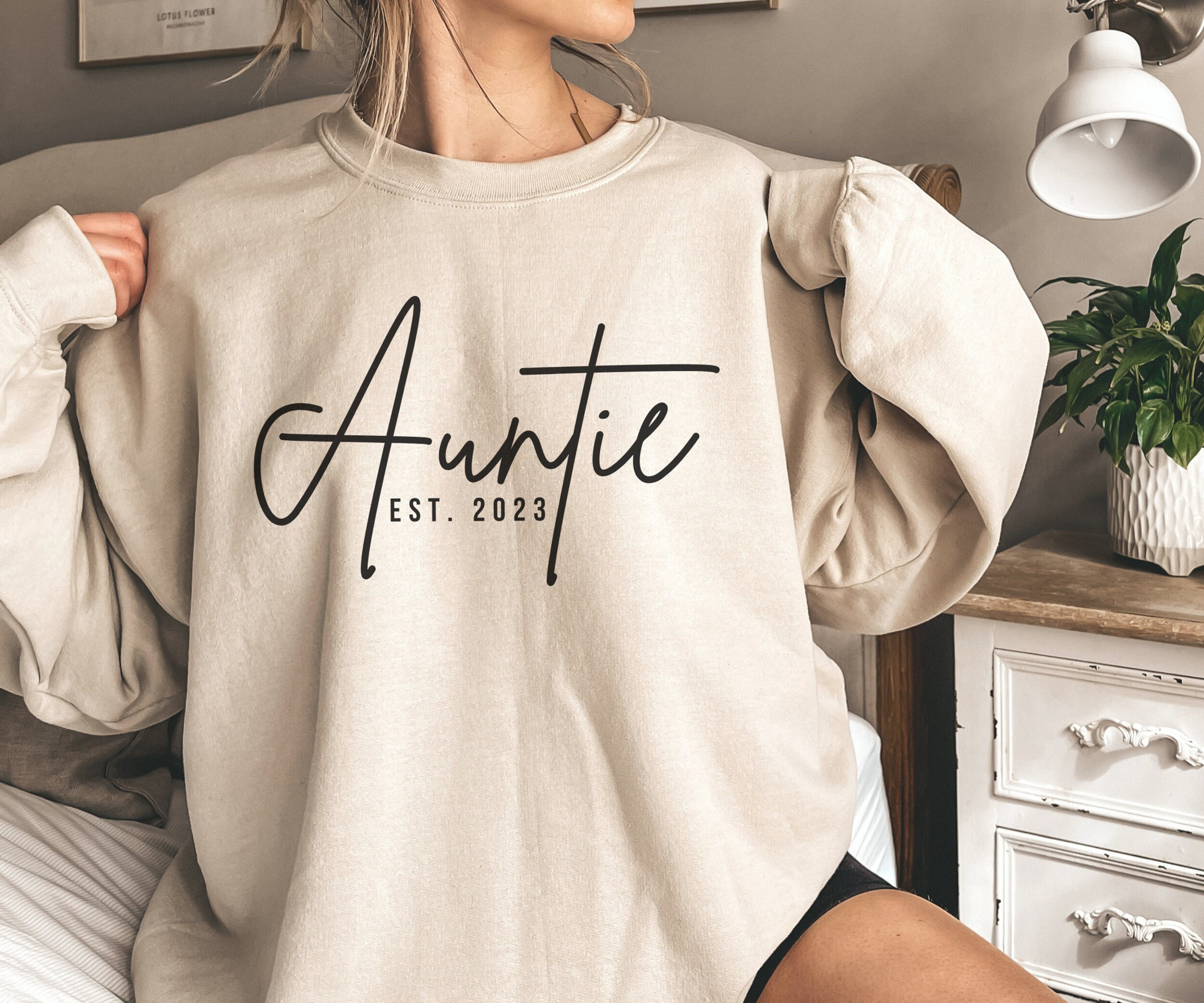 Customized Aunt Est Sweatshirt, Personalized Auntie Sweatshirt, Custom Aunt Sweater, New Aunt Gift, Mothers Day Gift, Auntie Birthday Gift