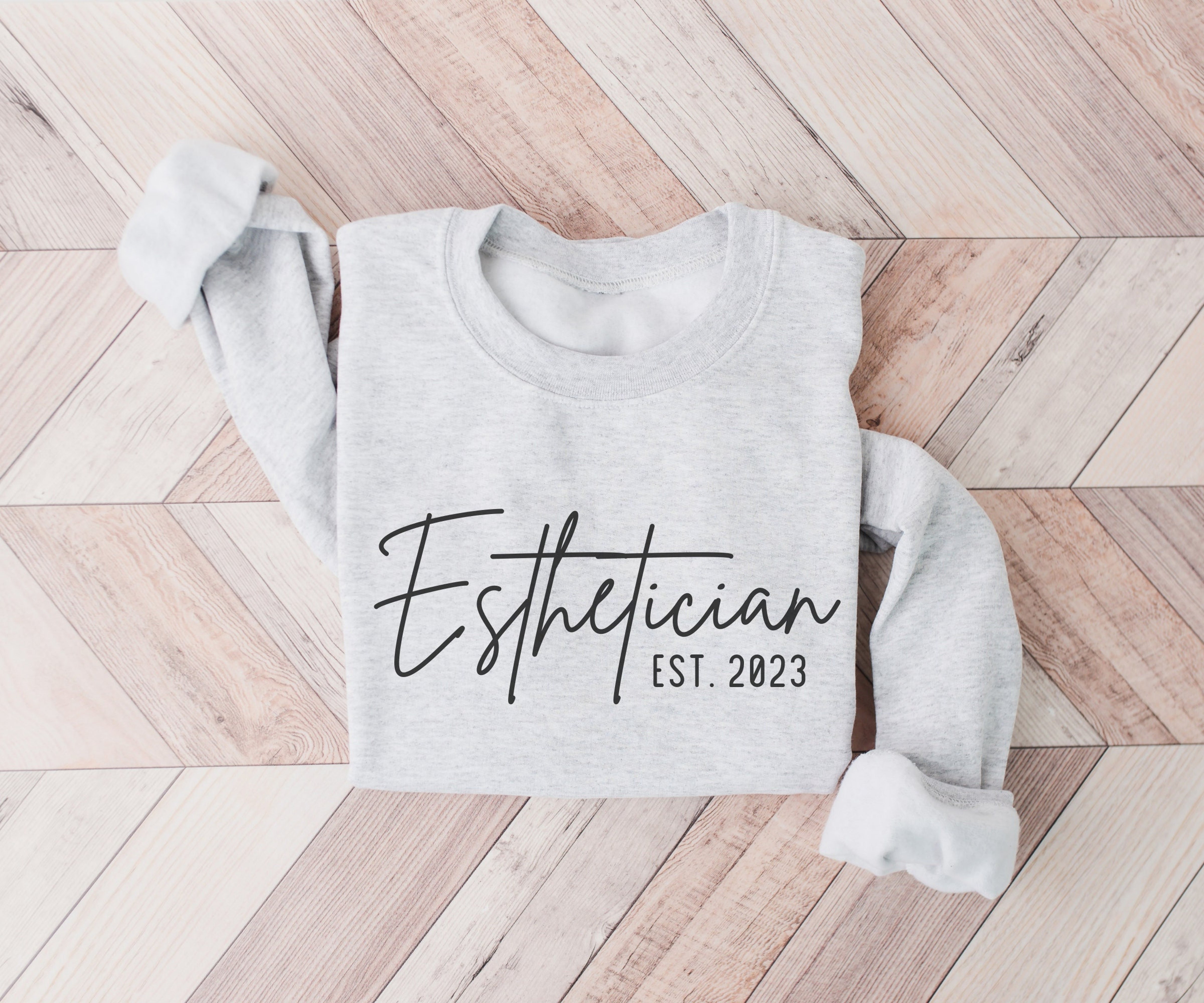 Personalized Esthetician Sweatshirt, Custom Esthetician Sweater, Custom Gift for New Esthetician, Esthetician Graduation Gift, Beautician