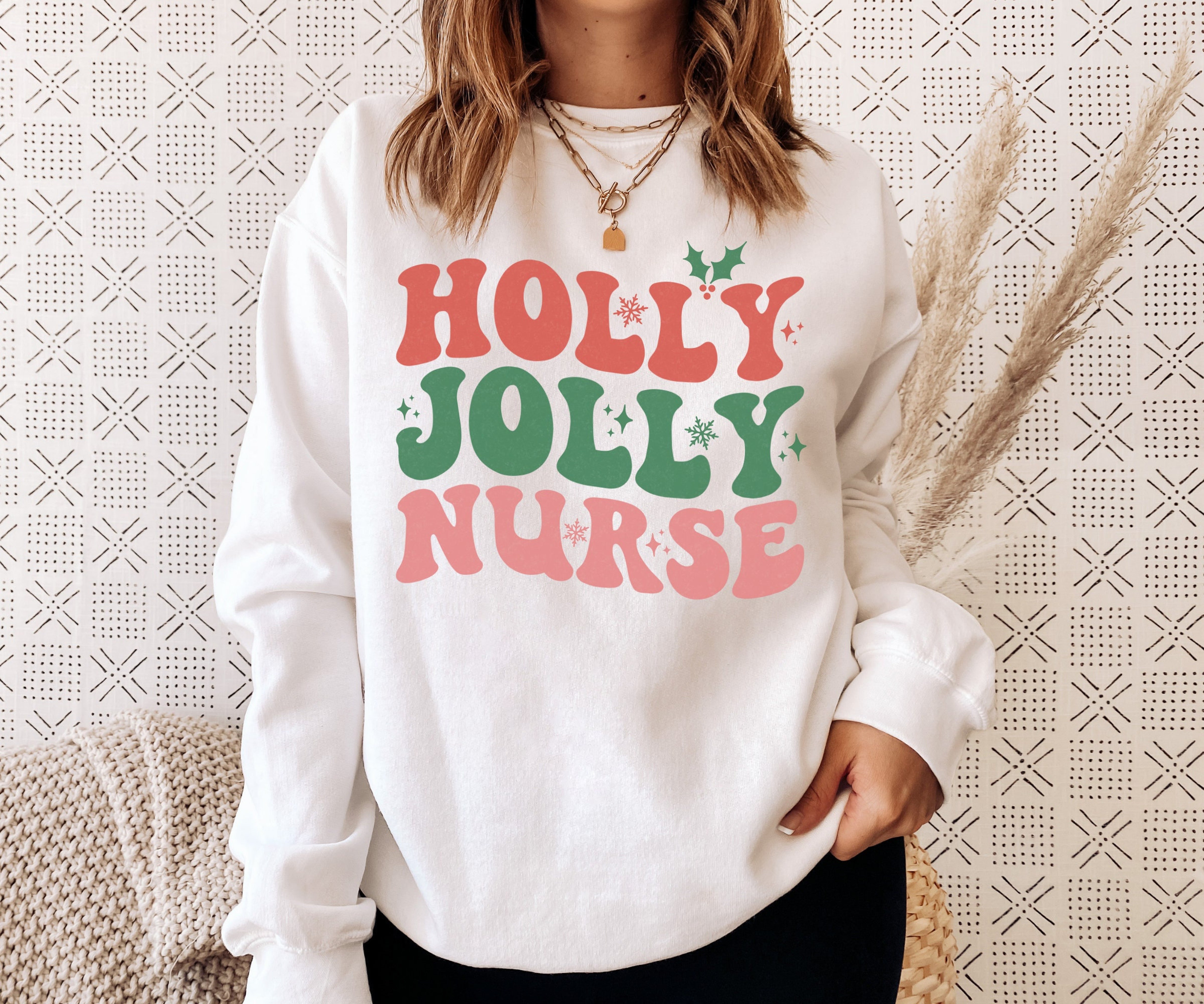 Holly Jolly Nurse Sweatshirt, Nurse Christmas Sweatshirt, Holly Jolly Nurse Sweater, Retro Christmas Sweater for Nurse, Vintage Xmas Sweater