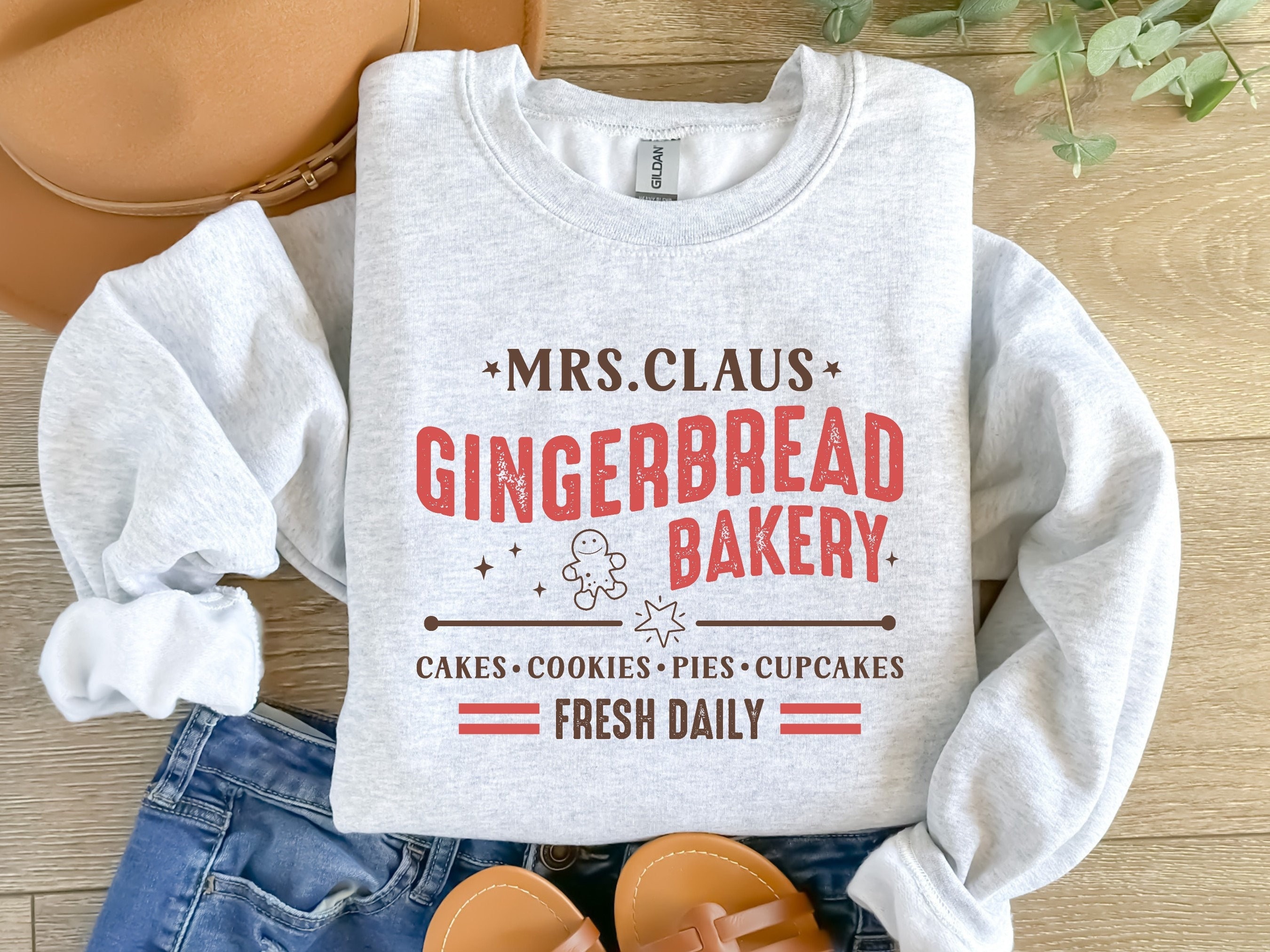 Mrs Claus Gingerbread Christmas Sweatshirt, Women Christmas Shirt, Gingerbread Christmas Sweater, Retro Christmas Shirt,Funny Christmas Gift