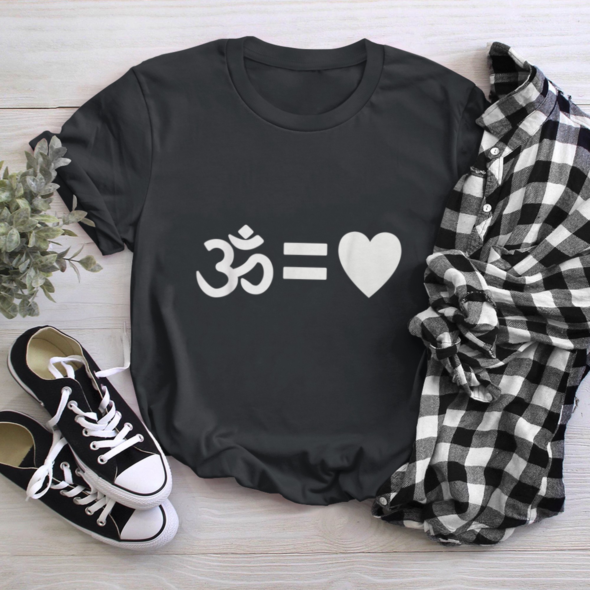 Hinduism Equals Love Hindu Meditation Yoga Om Ohm Aum Symbol t-shirt black