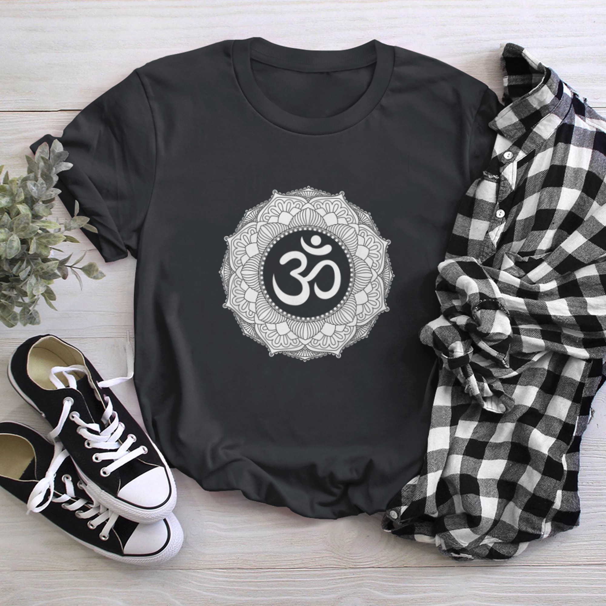 Om Ohm Spiritual Symbol Zen Meditation Buddhist Hindi Yoga t-shirt black