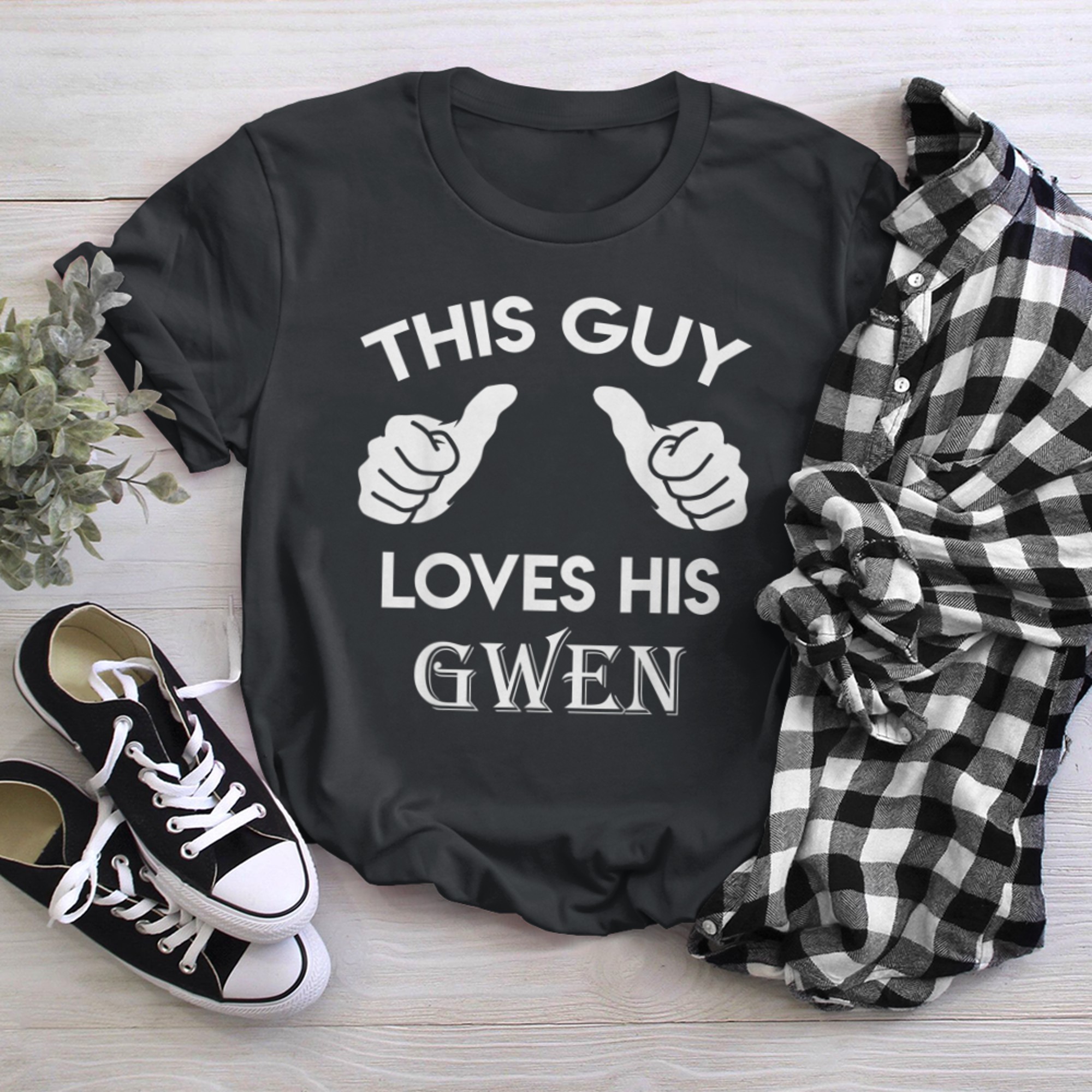 This guy loves his GWEN valentine heart belongs 3 t-shirt black