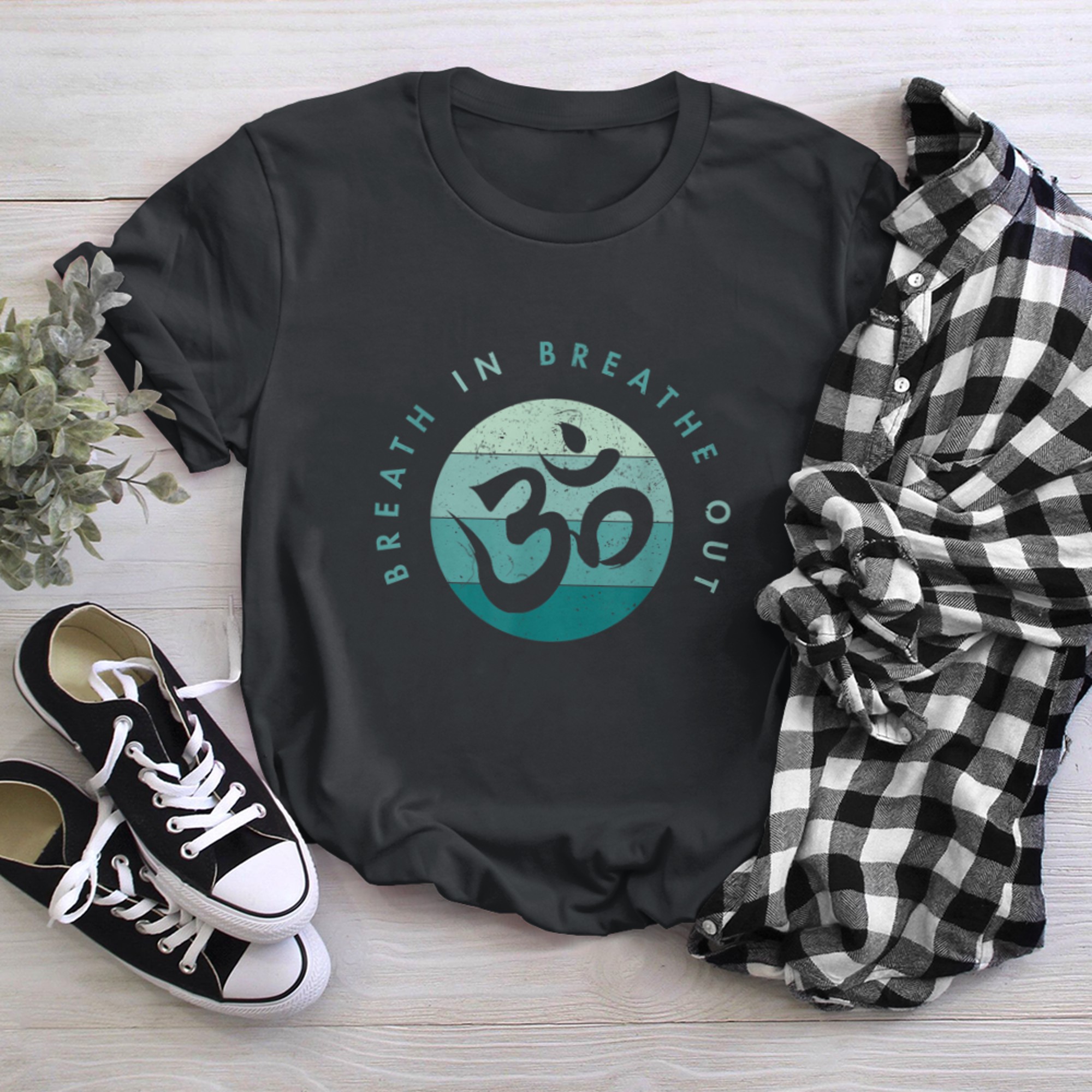 Yoga Meditation - Om Symbol - Breathe In Breathe Out (1) t-shirt black