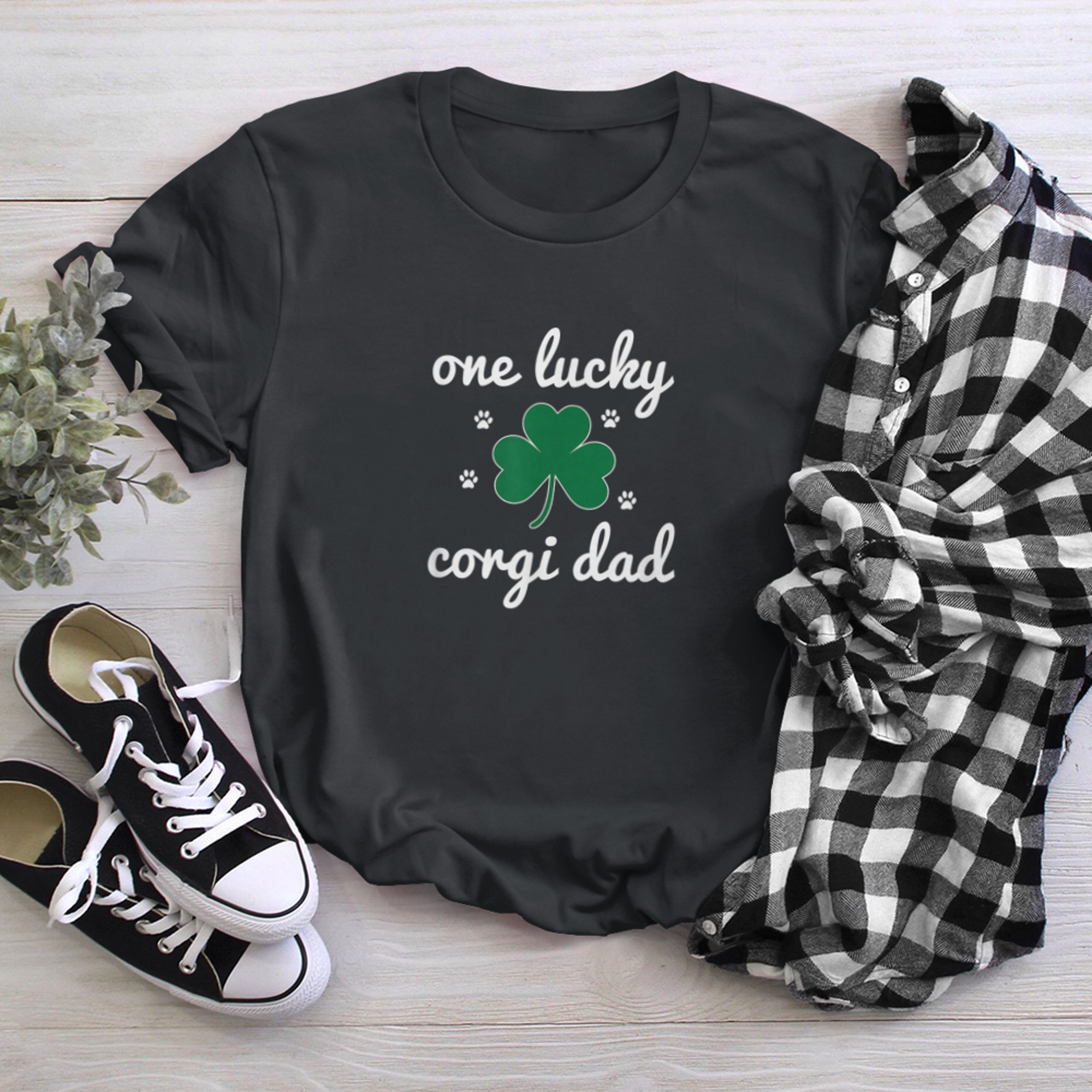 Mens One Lucky Corgi Dad St. Patrick's Day t-shirt black