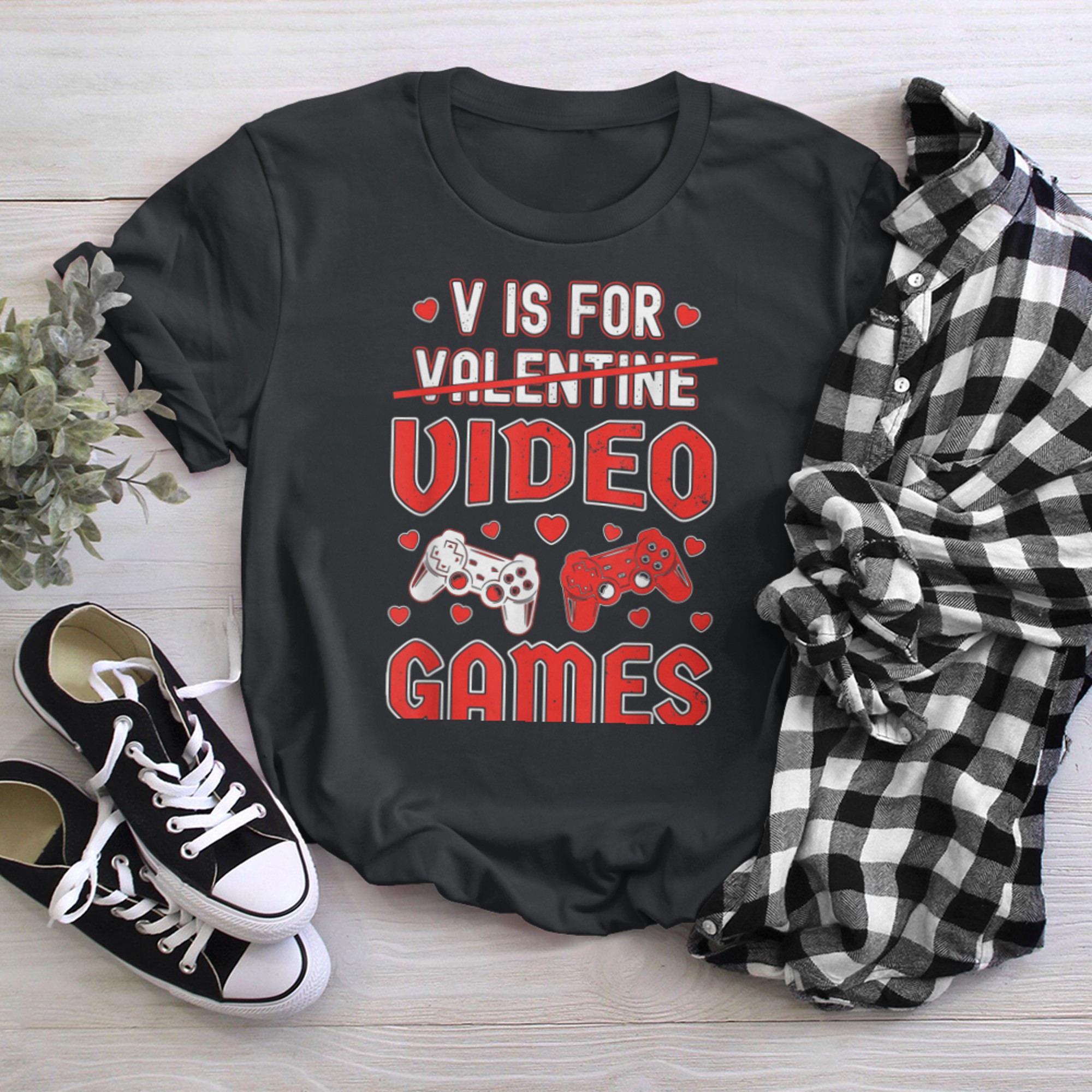 V is For Video Games Funny Gamer Boys Teen Valentines Day t-shirt black