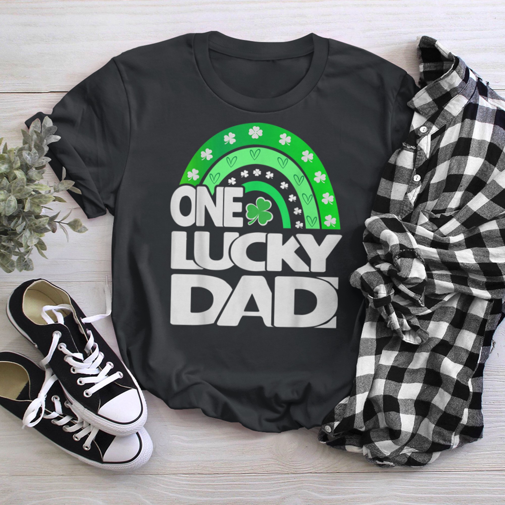 One Lucky Dad Clover Mens St Patricks Day Daddy t-shirt black