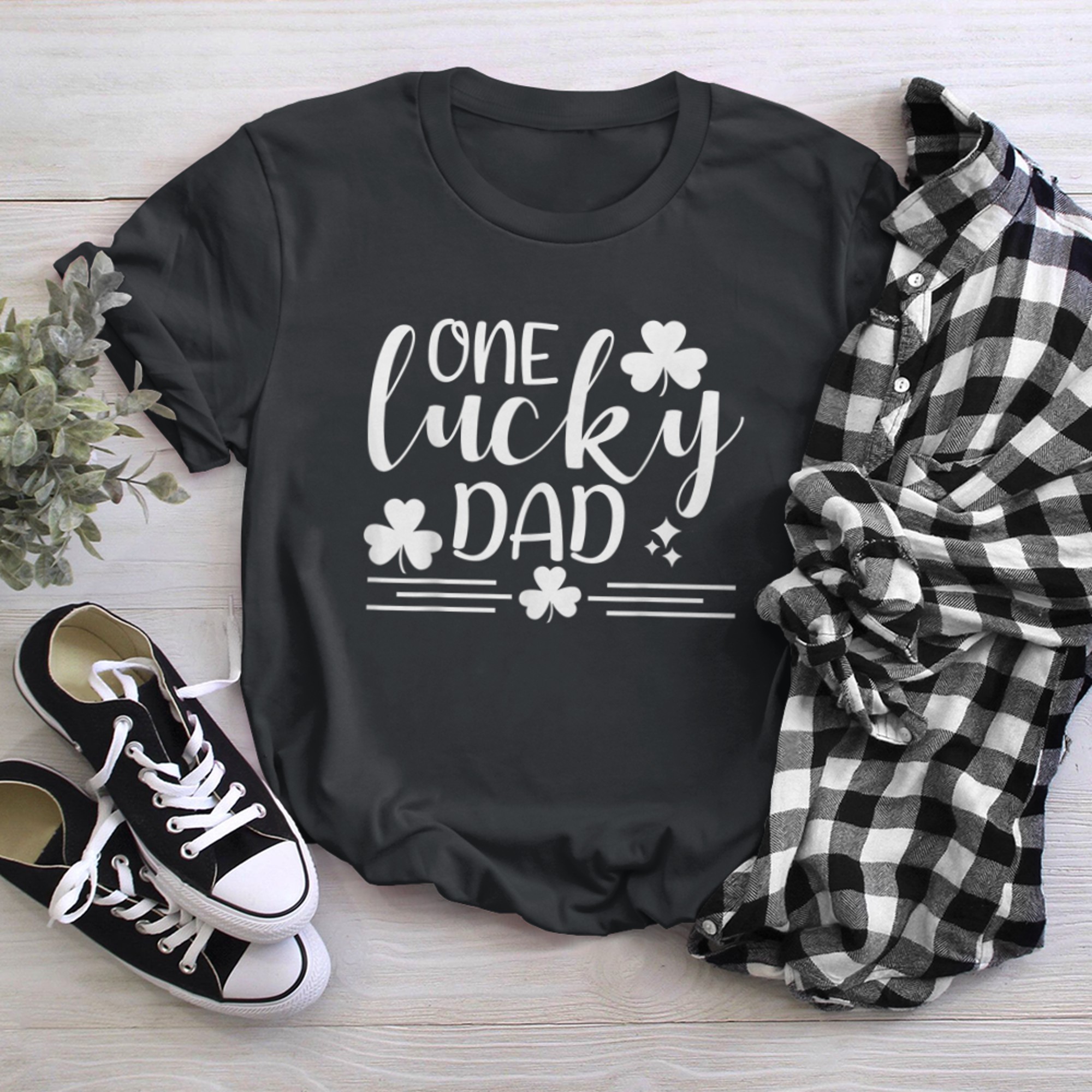 One Lucky Dad St Patricks Day Daddy Funny Irish Shamrock Fun t-shirt black