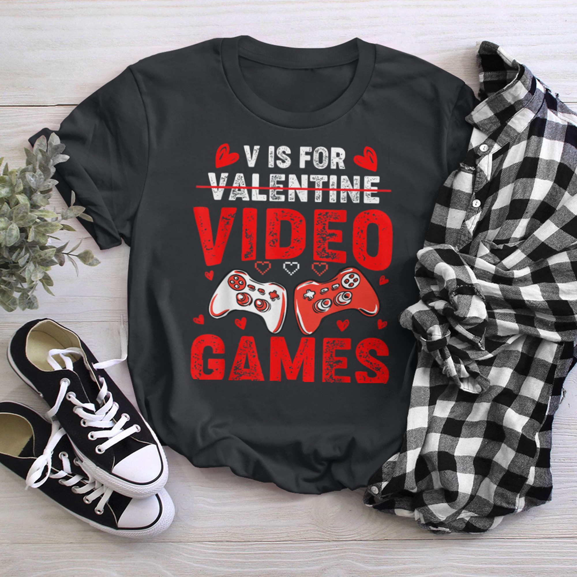 V Is For Video Games Funny Valentines Day Gamer Boy Men (3) t-shirt black