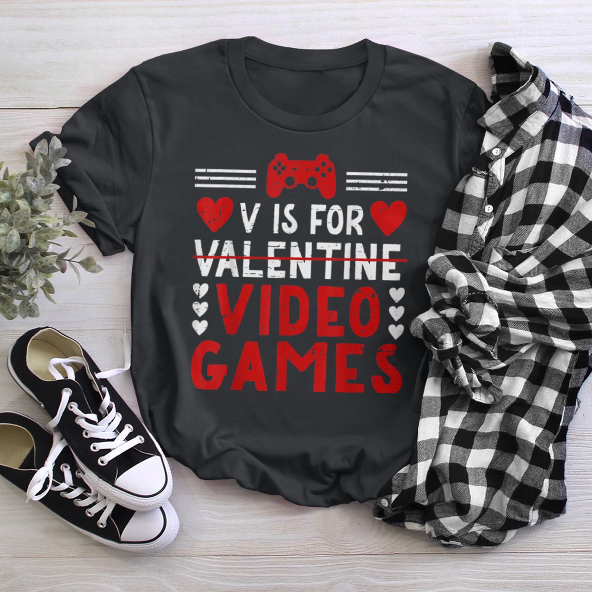 V Is For Video Games Funny Valentines Day Gamer Boy Men (9) t-shirt black