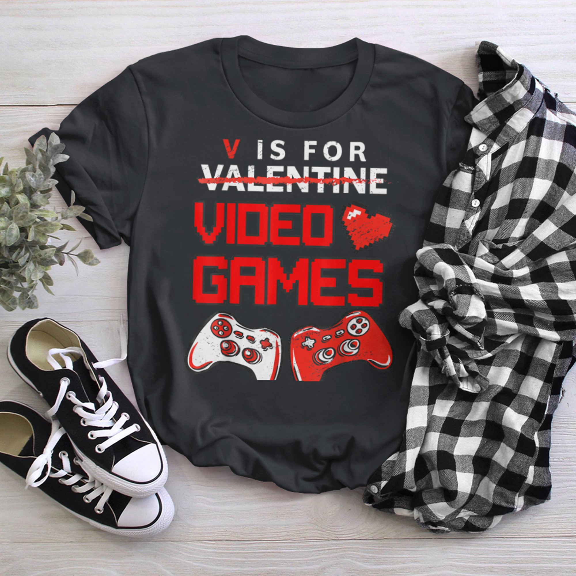 V Is For Video Games Gamer Boy Men Funny Valentines Day (11) t-shirt black