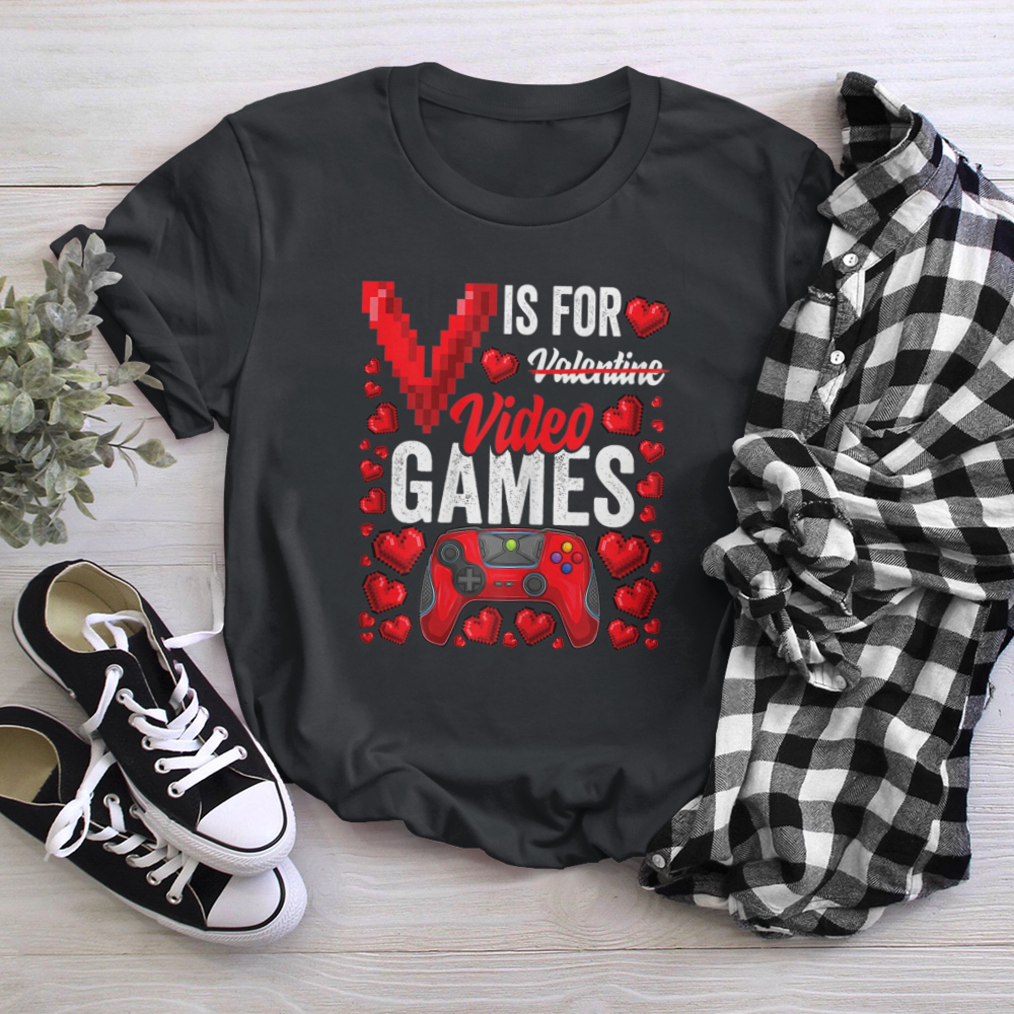 Womens V Is For Video Games Funny Valentines Day Gamer for him Men t-shirt black