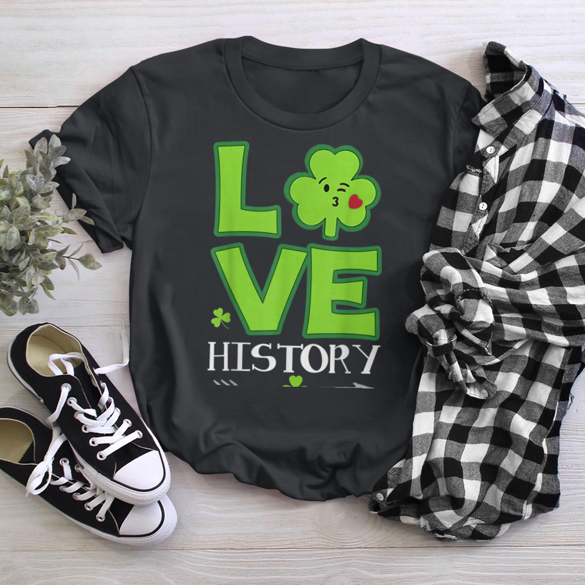 Love Shamrock History Teacher Funny St Patricks Day t-shirt black