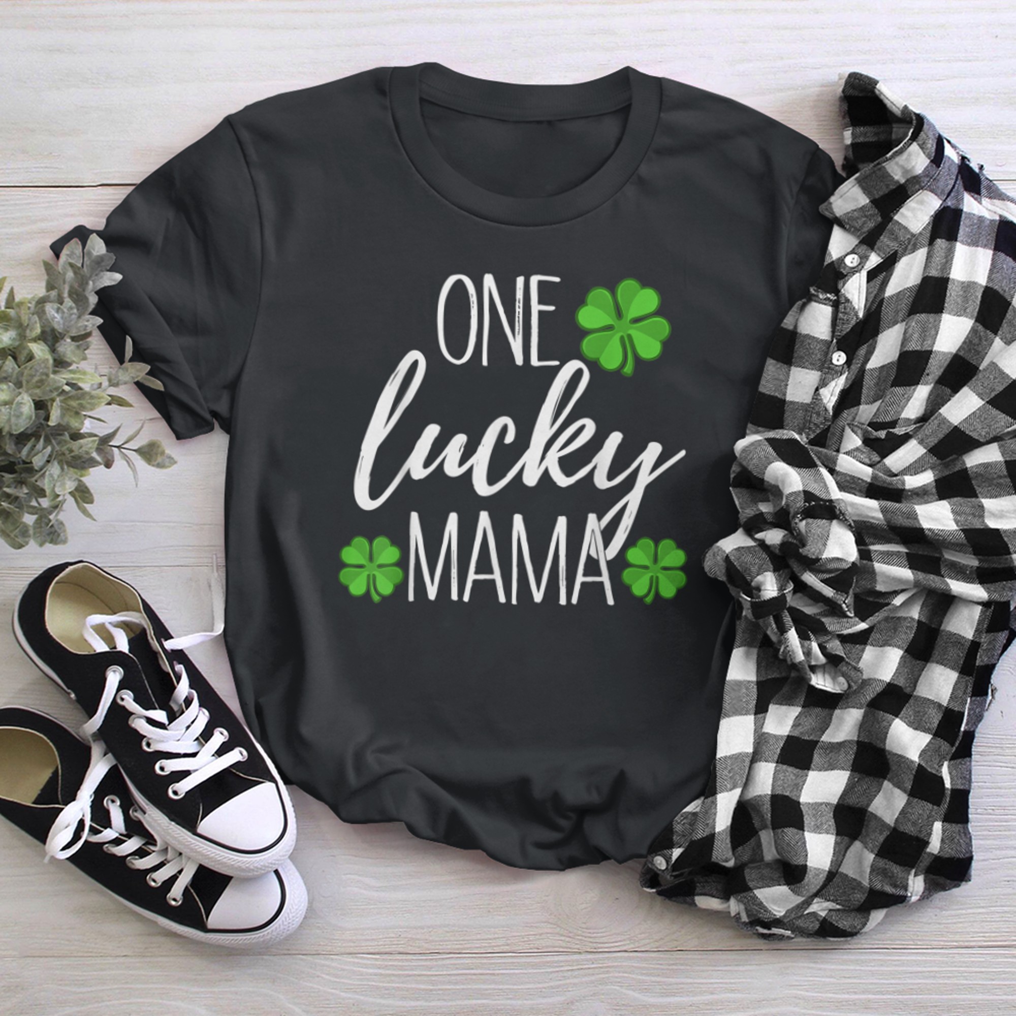 One Lucky Mama Matching St Patricks Day T Shirt t-shirt black