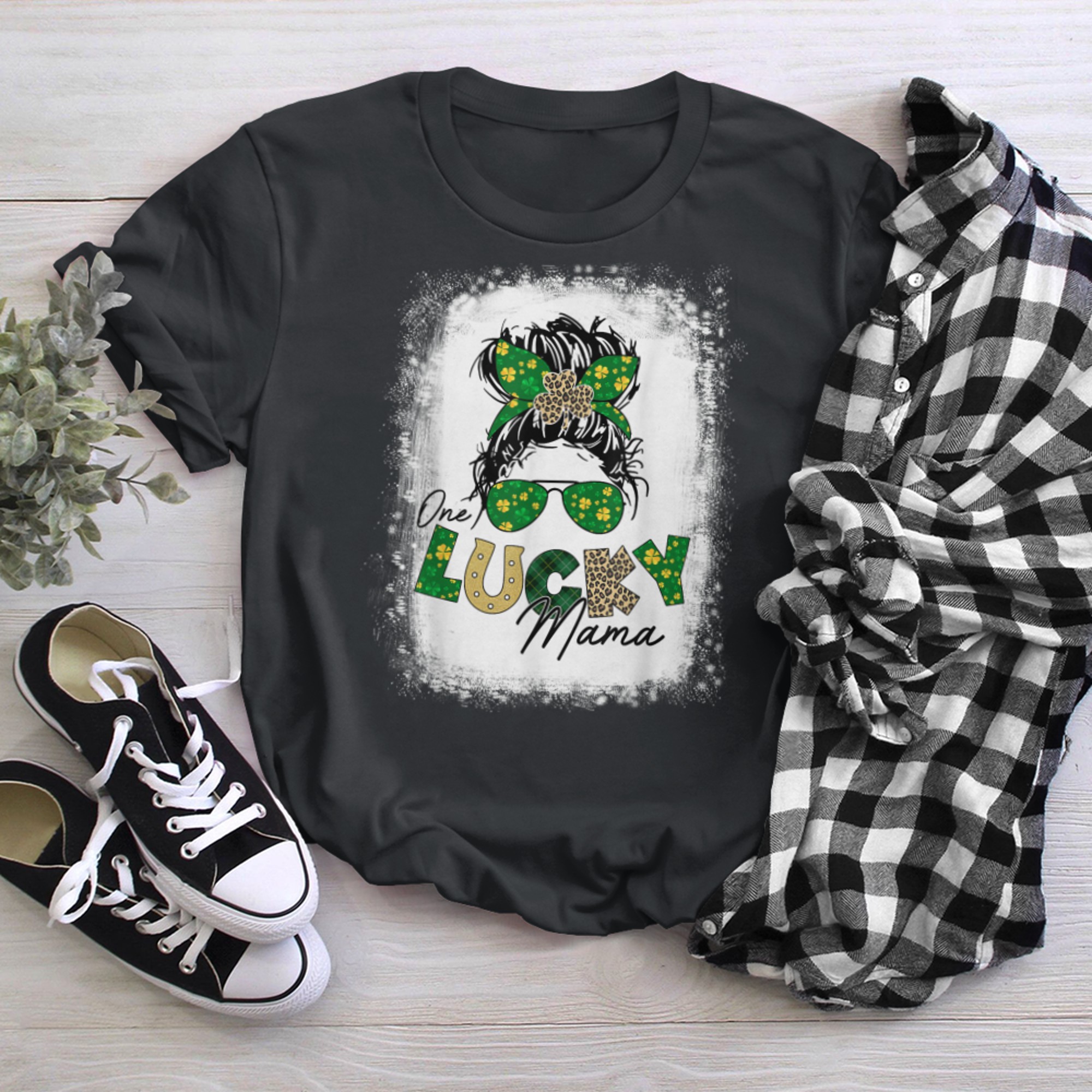 One Lucky Mama Messy Bun St. Patrick's Day Clothes (3) t-shirt black